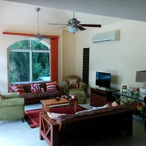 Casa Beard, Spacious With High Speed Wifi & Pool. , Playa del Carmen Mexico